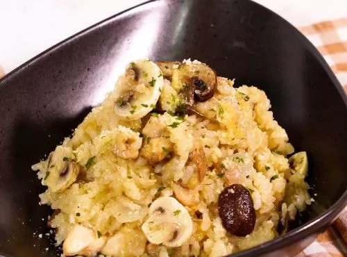 【電飯煲食譜】電飯煲磨菇雞肉意大利飯 Mushroom and chicken risotto in rice cooker #意大利飯 #一煲過 #零難度