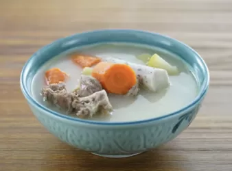 合掌瓜鮮淮山煲豬骨 Chayote Melon, Fresh Common Yam and Pork Bone Soup