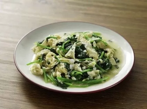 菠菜炒腐皮 Sauteed spinach and bean curd sheets