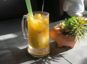 鴨屎香手打檸檬茶