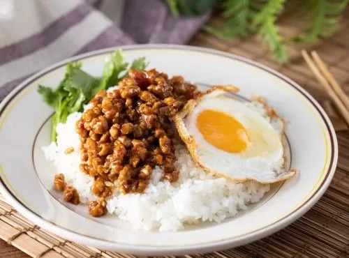 辣肉醬拌飯