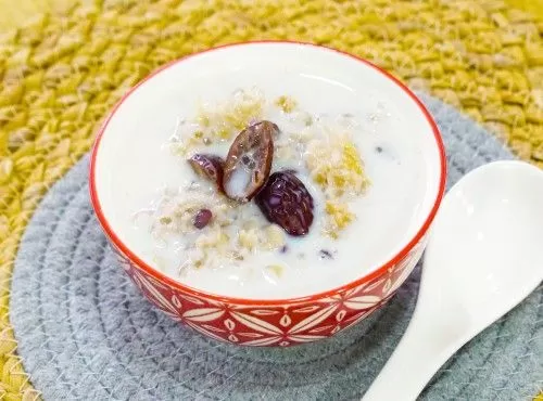 電飯煲食譜｜牛奶銀耳紅棗紅豆湯 Milk, snow fungus, red dates and azuki bean sweet soup