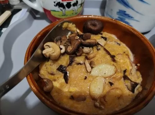 牛肝菌小米飯