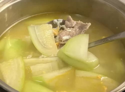 節瓜鹹蛋肉片湯