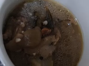 石橄欖雞腳螺頭湯