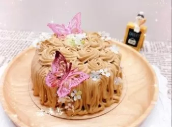 咖啡忌廉唧花海綿蛋糕