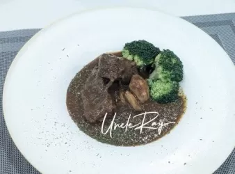 八丁味噌紅酒燉牛肉