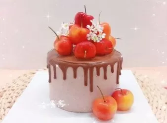 雙重車厘子忌廉夾餡朱古力海綿蛋糕