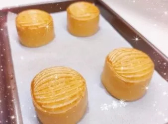 脆皮流心栗子月餅