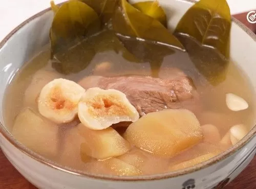 秋日靚湯｜清熱潤肺｜化痰止咳｜口乾喉痛拜拜｜龍脷葉蘋果無花果湯