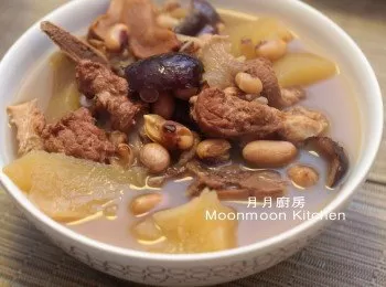 【木瓜花生眉豆雞腳湯】