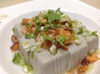 鮭魚鬆涼拌黑豆豆腐