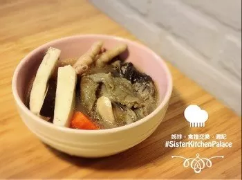 椰子鮑魚煲烏雞湯