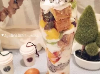 巨型綜合鮮果芭菲（玉桂乾果仁磅蛋糕 延伸）