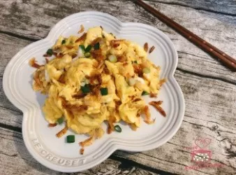 [15分鐘食譜] 菜圃櫻花蝦蔥花炒蛋