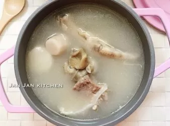 淮山雞腳螺頭煲西施骨湯