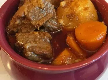 紅咖哩牛腩