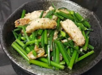 蝦元炒韮菜花