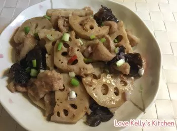 XO醬炒豬頸肉雲耳蓮藕片