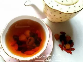 補補血桑椹（黑桑子）杞子圓肉茶