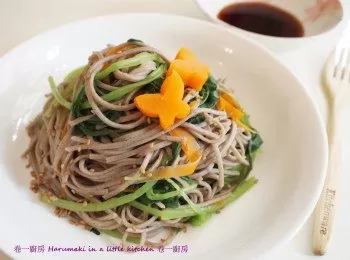 涼拌莧菜蕎麥麵