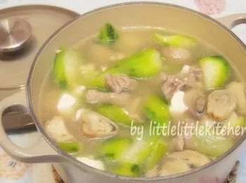 草菇勝瓜豆腐湯