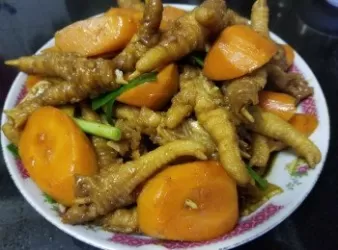 蠔油甘荀燜鳳爪