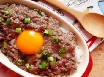 窩蛋免治牛肉飯