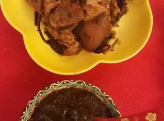 去濕毒除暗瘡湯水 -犀牛皮大生地昆布海藻煲豬踭