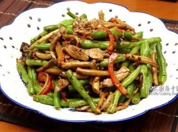 養生小炒－《豉香茶樹菇豆角炒肉絲》