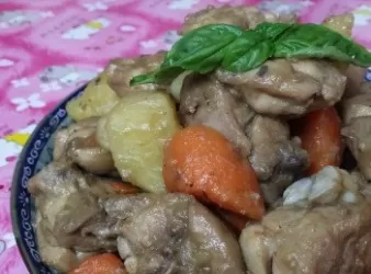 九層塔炆雞Stewed Chicken with Basil