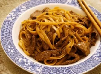 黑椒牛柳絲炒意粉