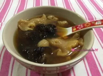 花膠海參圓肉紅棗燉瘦肉湯