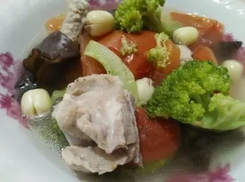 蕃茄排骨湯【豆豆愛的料理】