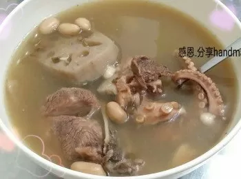 《章魚蓮藕綠豆花生湯》