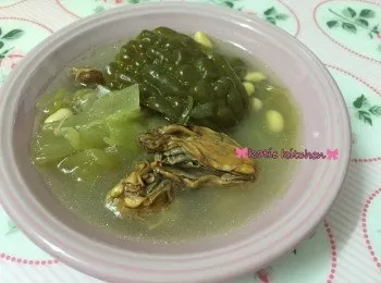 苦瓜蠔豉咸菜黃豆西施骨湯