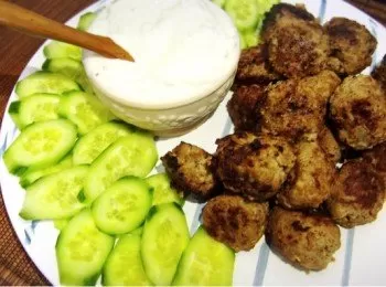 香草羊肉丸配青瓜乳酩汁Lamb Meatball with Tzatziki Sauce