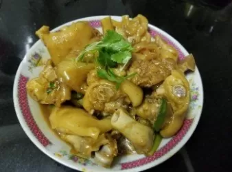 花膠麵筋燜豬腳