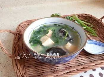 芫茜皮蛋豆腐湯 (清雞湯底)